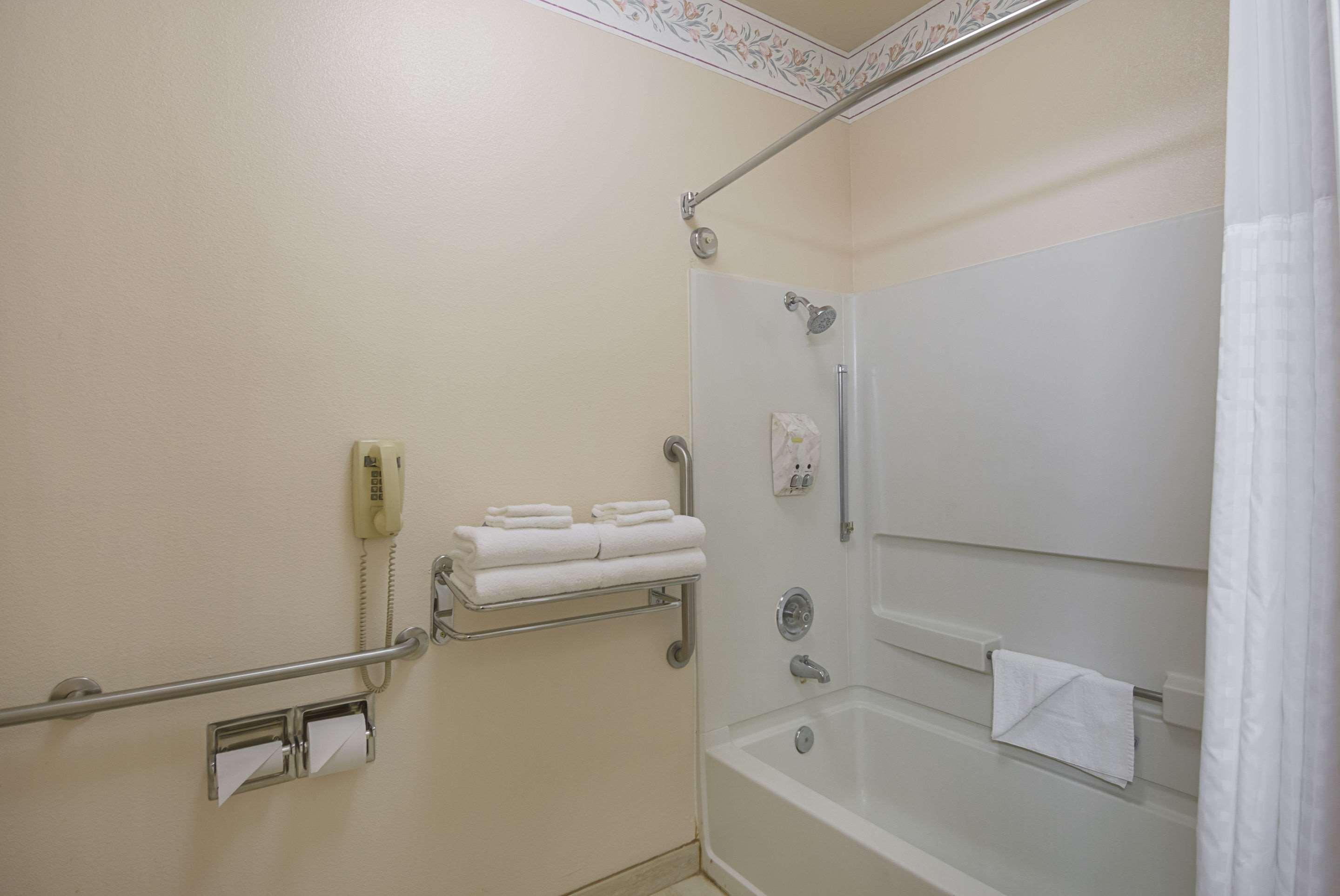 Quality Inn Fresno Yosemite Airport Eksteriør billede