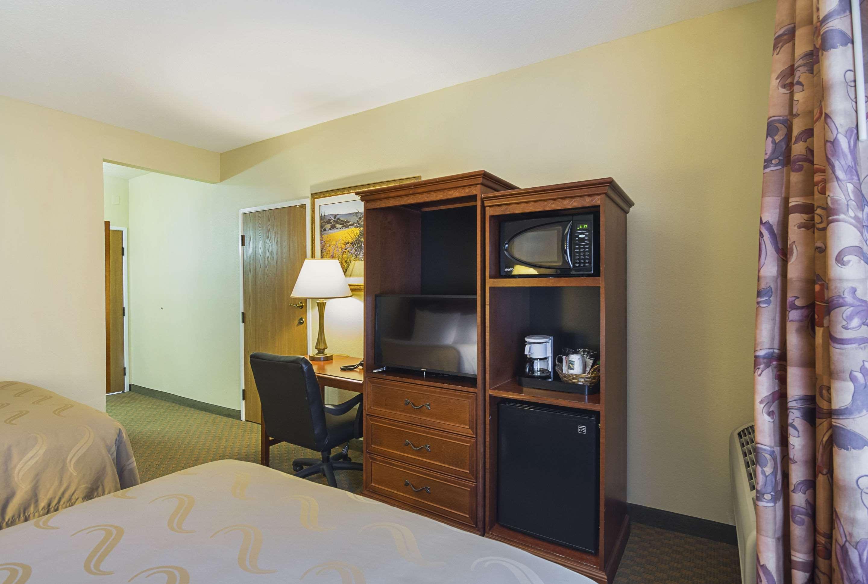 Quality Inn Fresno Yosemite Airport Eksteriør billede