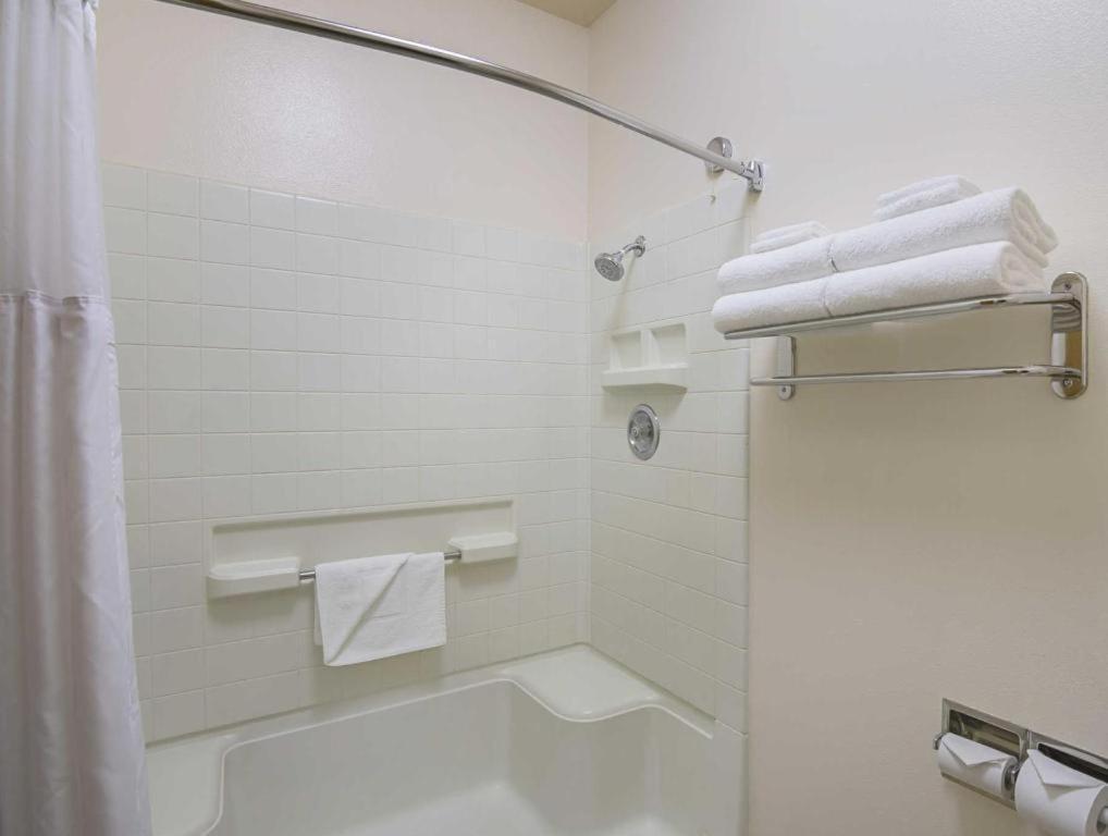 Quality Inn Fresno Yosemite Airport Eksteriør billede