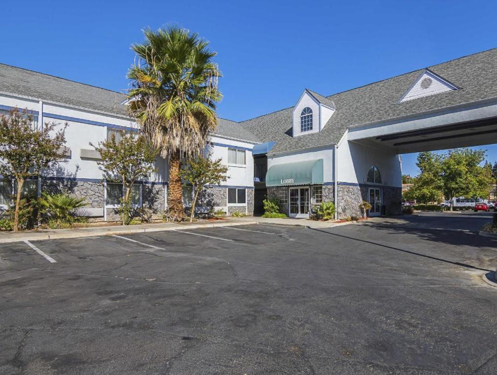 Quality Inn Fresno Yosemite Airport Eksteriør billede