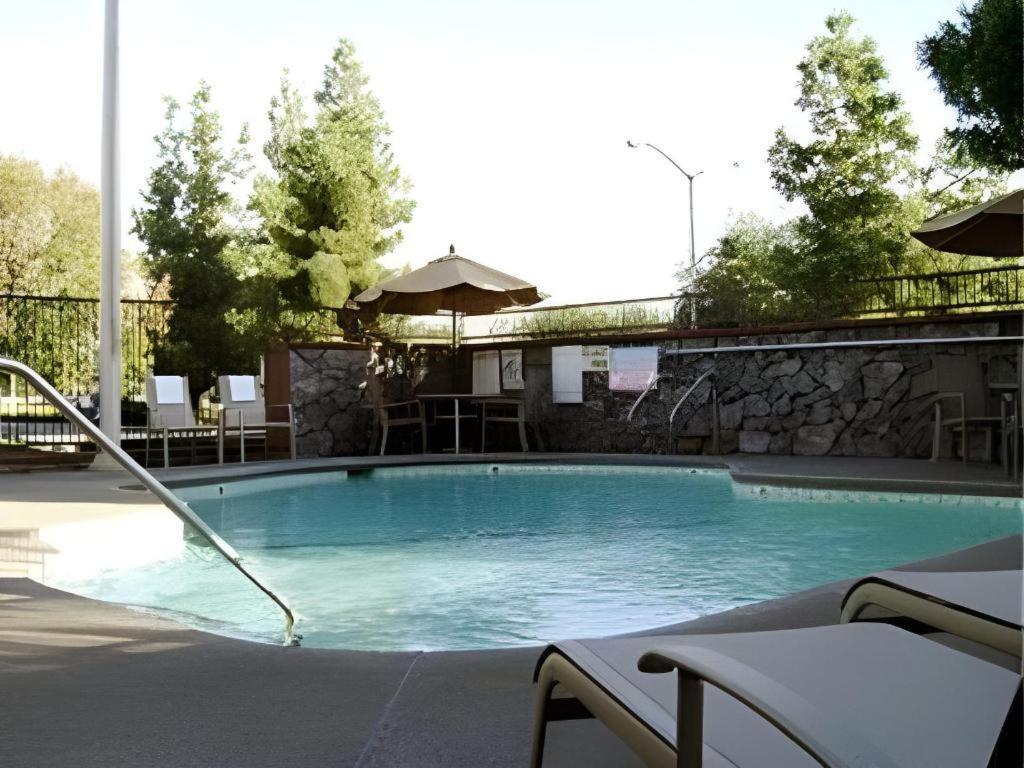 Quality Inn Fresno Yosemite Airport Eksteriør billede