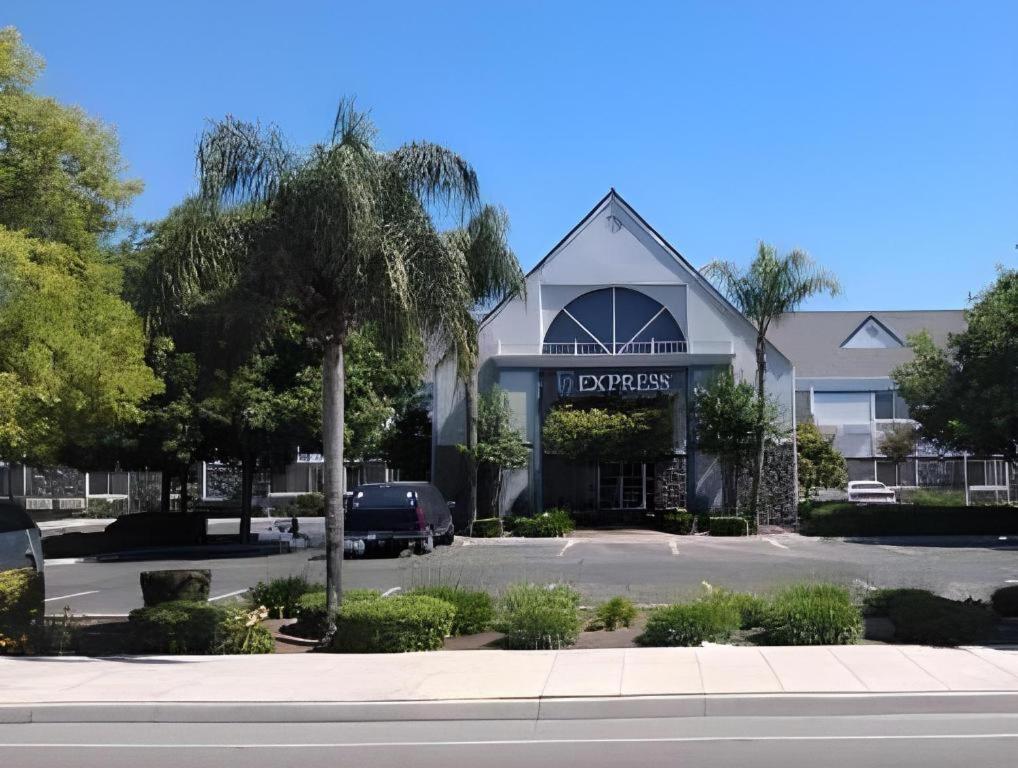 Quality Inn Fresno Yosemite Airport Eksteriør billede
