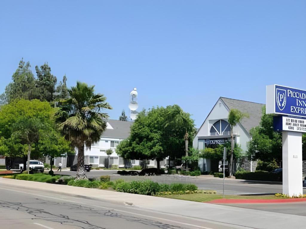 Quality Inn Fresno Yosemite Airport Eksteriør billede