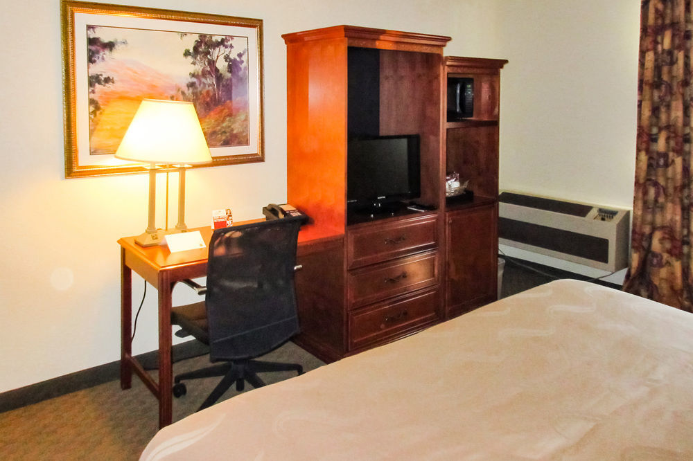 Quality Inn Fresno Yosemite Airport Eksteriør billede